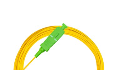 İzole edilmiş beyaz arkaplanda fiber Optik Yama Kordonu