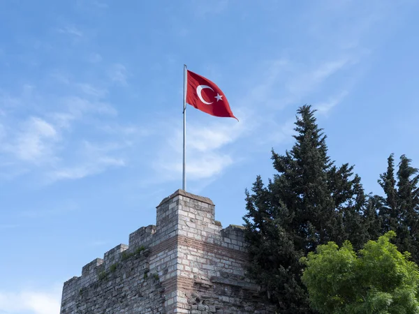Kale Duvarında Türk Bayrağı Manzara — Stok fotoğraf