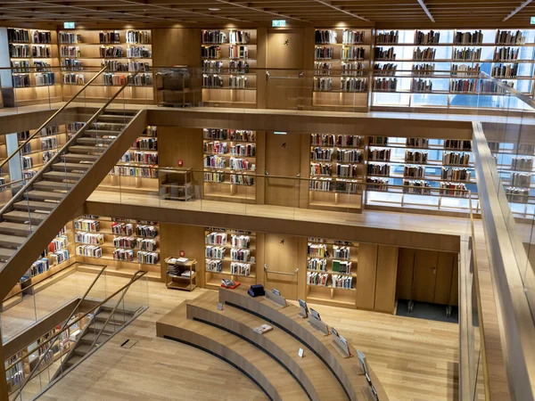 kitaplığın iç arkaplanı, ön görünüm