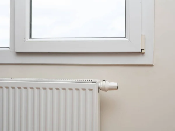 Modern White Radiator Thermostat — Zdjęcie stockowe