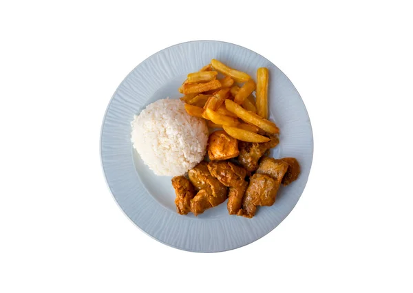 Kyckling Currysås Ris Pommes Frites Plattan Isolerad Vit Bakgrund — Stockfoto