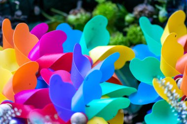 Güzel renkli fırıldak seti