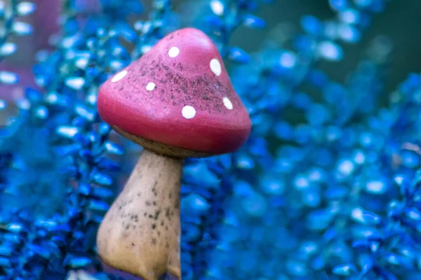 Mushroom Statue Blurred Garden — Stock Photo, Image