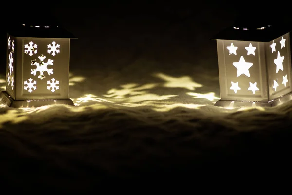 Романтические Рождественские Огни Освещают Темную Святую Ночь Накануне Прихода Времени — стоковое фото