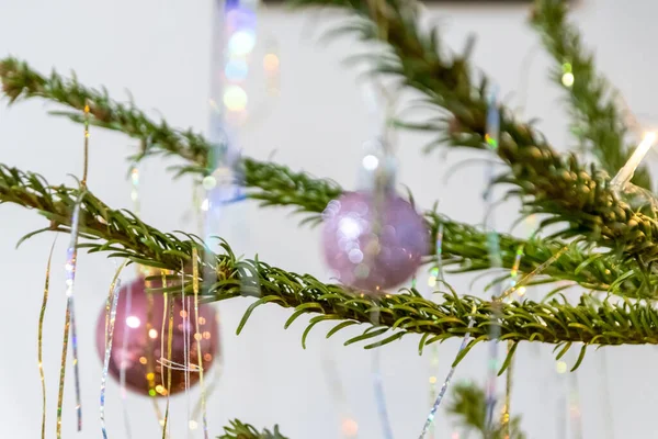 Espumosas Bolas Navidad Adornos Navidad Otorgan Una Víspera Santa Festiva —  Fotos de Stock