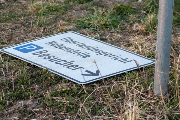 Знак Дорожньої Інформації Траві Німеччині — стокове фото