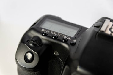 Profesyonel DSR kamera ekipmanı 70-300 mm 'lik zoom objektifi geniş kamera mercekli makro yakın çekim stüdyo çekimleri ve yaban hayatı fotoğrafları için fotoğraf ekipmanları ayrıntılarını gösteriyor