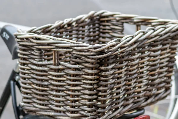 Bicicleta Con Cesta Madera Calle — Foto de Stock