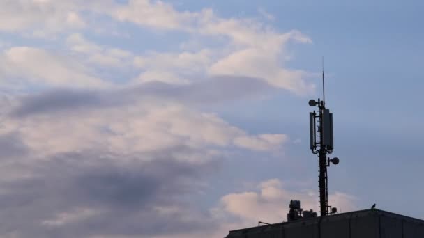 Upływ Czasu Anteny Infrastruktury Mobilnej Dla Najlepszego Połączenia Urządzeniami Komórkowymi — Wideo stockowe