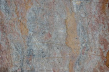 Doğal mermer dokular ve mermer zemin. Lüks döşeme ve banyo ve bahçe zemini için zarif mermer iç tasarımı için mineral taş malzemelerinin makro detaylarıyla detaylı mermer yüzeyi gösteriyor.