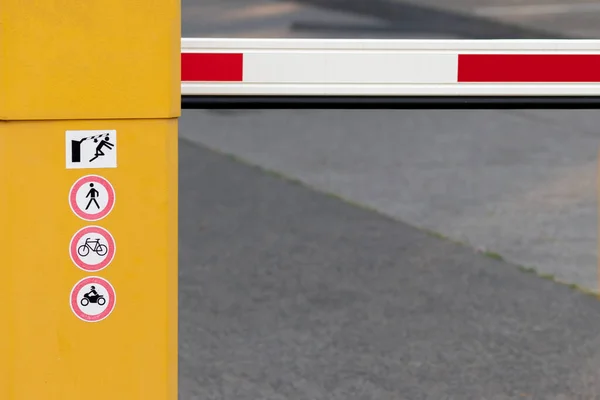 Närbild Röd Och Vit Barriär För Transport — Stockfoto