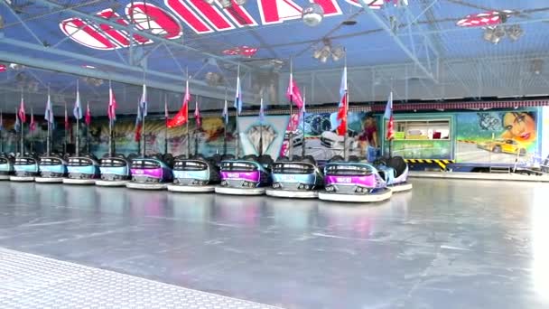 Dsseldorf Nrw Germany 2022 Bumper Cars Dodgem Cars Waiting Drivers — Stockvideo