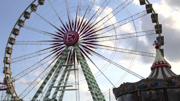 Dsseldorf Nrw Germany 2022 Big Ferris Wheel Fortuna Logo Thrilling — Vídeo de Stock