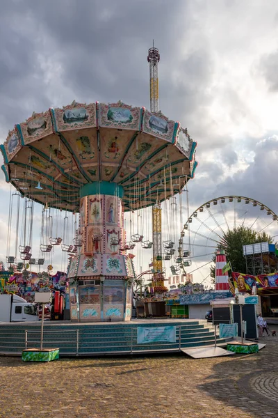 Dsseldorf Nrw Germany 2022 Chairoplane Chain Carousel Waiting Guests Dusseldorfer — 图库照片