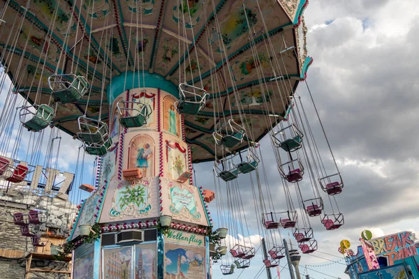 Dsseldorf Nrw Allemagne 2022 Carrousel Chairoplane Chaîne Attendant Les Invités — Photo