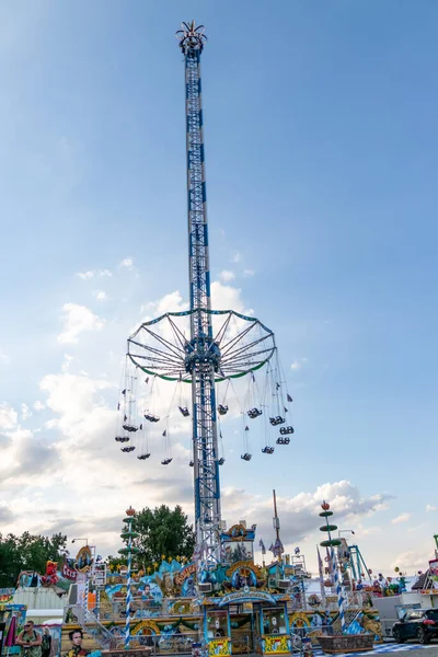 Dsseldorf Nrw Almanya 2022 Serbest Düşüş Kulesi Bayern Kulesi Dusseldorfer — Stok fotoğraf
