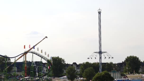 Dusseldorf Німеччина 2022 Dusseldorfer Rheinkirmes Баварська Вежа Вільної Осінньої Вежі — стокове відео