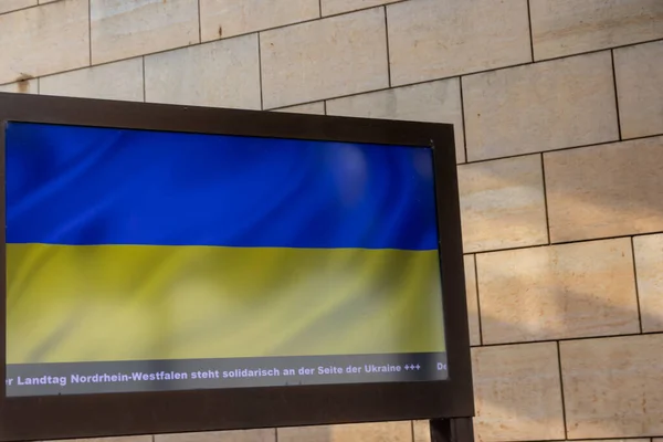 Дссельдорф Німеччина 2022 Ландтаг Дссельдорф Укранійським Прапором Підтримка Проти Російської — стокове фото