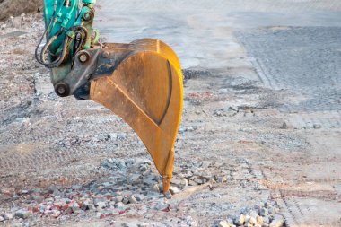 Ekskavatör inşaat alanındaki çalışma