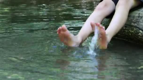 Barefooted Boy Cooling His Feet Water Crystal Clear Water Idyllic — ストック動画