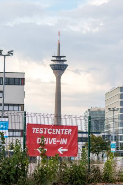 Alman şehrinde yüksek kule