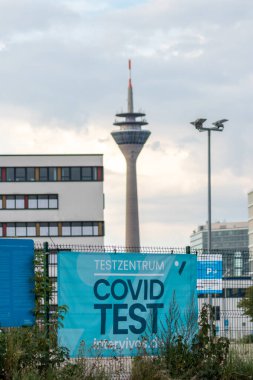 Alman şehrinde yüksek kule