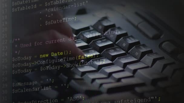 Web開発者とPhp開発者による画面上のPhp Codeと入力すると 安全なオブジェクト指向プログラミング言語で現代のアプリケーションのためのウェブサイトとサーバースクリプトのソースコードとコンピュータ画面が表示されます — ストック動画