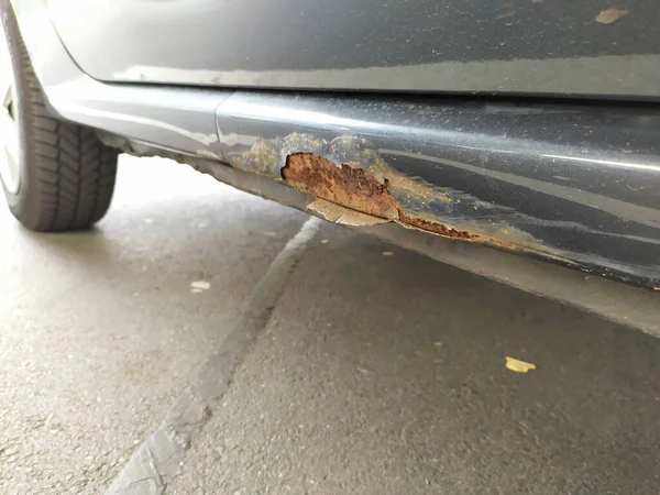 Rusty Carro Undercoat Resistido Podre Com Ferrugem Corpo Carro Precisa — Fotografia de Stock