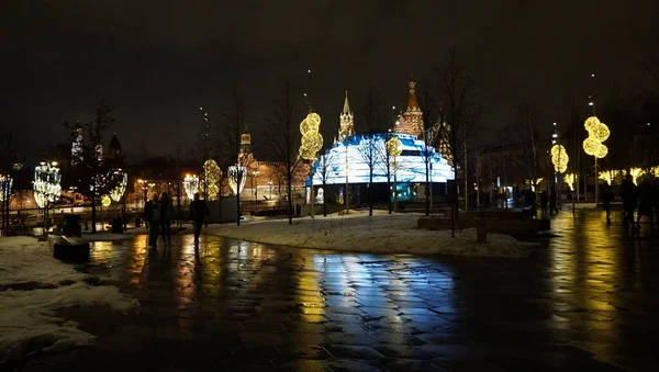 Vista Noturna Inverno Moscou Kremlin Rio Moscou Parque Zaryadye Fevereiro — Fotografia de Stock