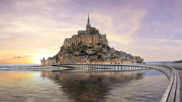 Puesta Sol Mont Saint Michel Francia Imágenes De Stock Sin Royalties Gratis