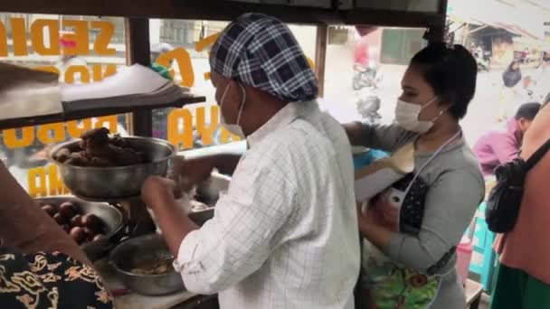 Magelang Java Central Indonesia Febrero 2022 Vendedor Gudeg Carretera Gudeg — Vídeo de stock