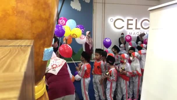 Magelang Indonesia Marzo 2022 Distribuzione Palloncini Premi Parte Del Comitato — Video Stock