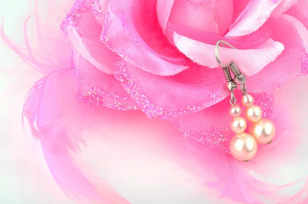 Orecchini di perle bianche — Foto Stock