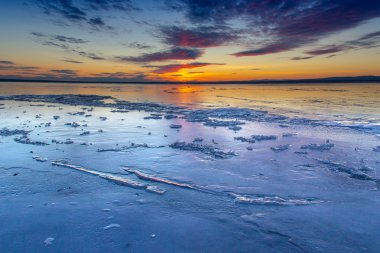 gün batımında buz
