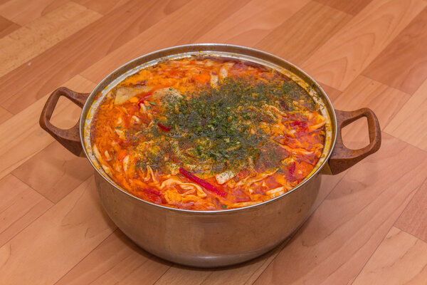 Суп на кухне
