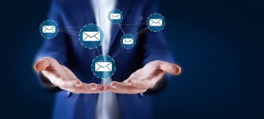 Ekranda insan eli mesajı işareti