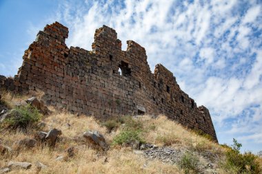 Ermenistan 'daki Amberd Kalesi ve Vahramashen Kilisesi