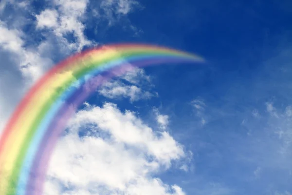 Bellissimo arcobaleno nel cielo — Foto Stock