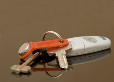 anahtarları masada demet