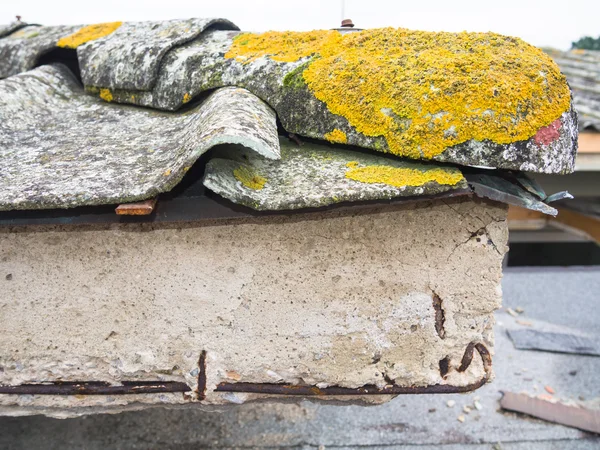 屋面水泥和石棉 — 图库照片