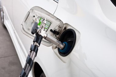 CNG yakıt istasyonunda gaz dolum