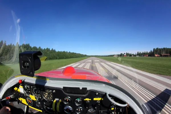 Kokpit görünümü küçük uçağın iniş