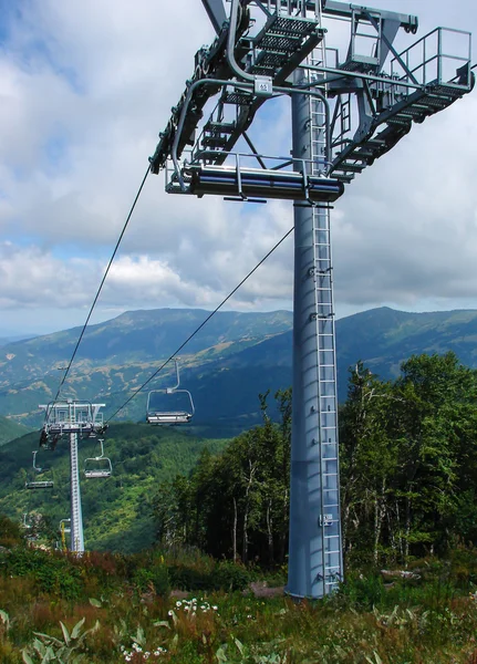 Teleferik eski dağ, Sırbistan, yaz aylarında