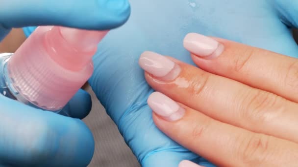 Manicure Sprays Séptico Nas Unhas Antes Tratar Unhas Acrílico Velhos — Vídeo de Stock