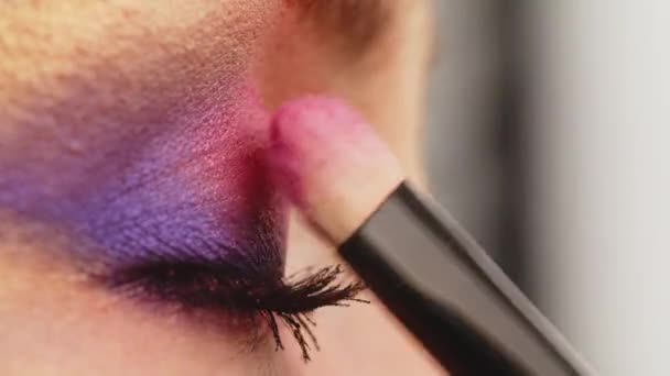 Makeup Artist Applies Bright Eye Shadow Makeup Brush Make Artist — Stock Video