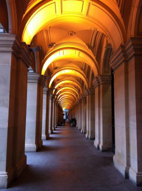 İtalyan kemerler şeritli yol