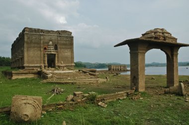sangkhlaburi il weste sualtı antik tapınak harabe