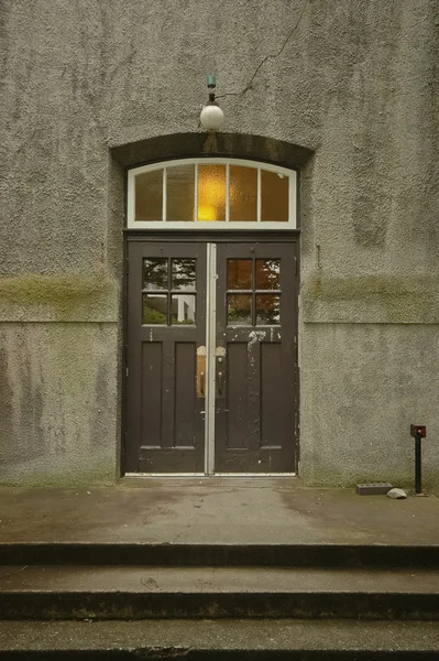砂岩建筑陈旧的门 — 图库照片
