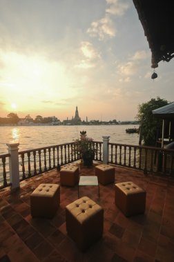riverside café şafak Tapınağı bangkok RIV günbatımı manzarası