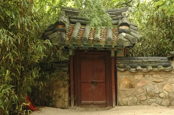 Entrance to ancient oriental palance — Stock Photo, Image